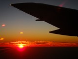 Amanecer sobre el ecuador en vuelo rumbo a Patagonia.

<br/><br/>Equatorial sunrise in our way to Patagonia.