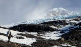 El Cerro Heim, (al parec­er aún inescalado) defen­dido por los seracs del ­Glaciar Peineta Norte­ ©Natalia Martinez