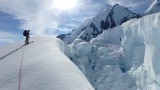 Por más que le buscábamos la pasada el glaciar se empeñaba en cortarnos el paso con mega gigantescas grietas difíciles de sortear.